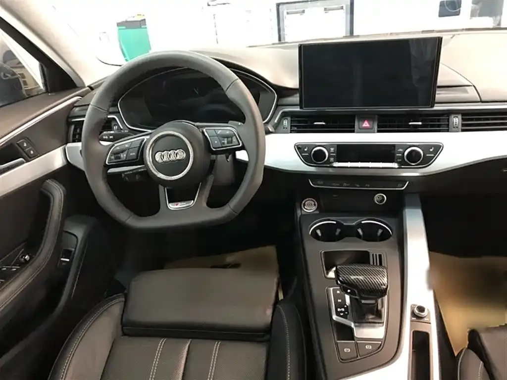 Audi A4L 2023 из CN, фото 5