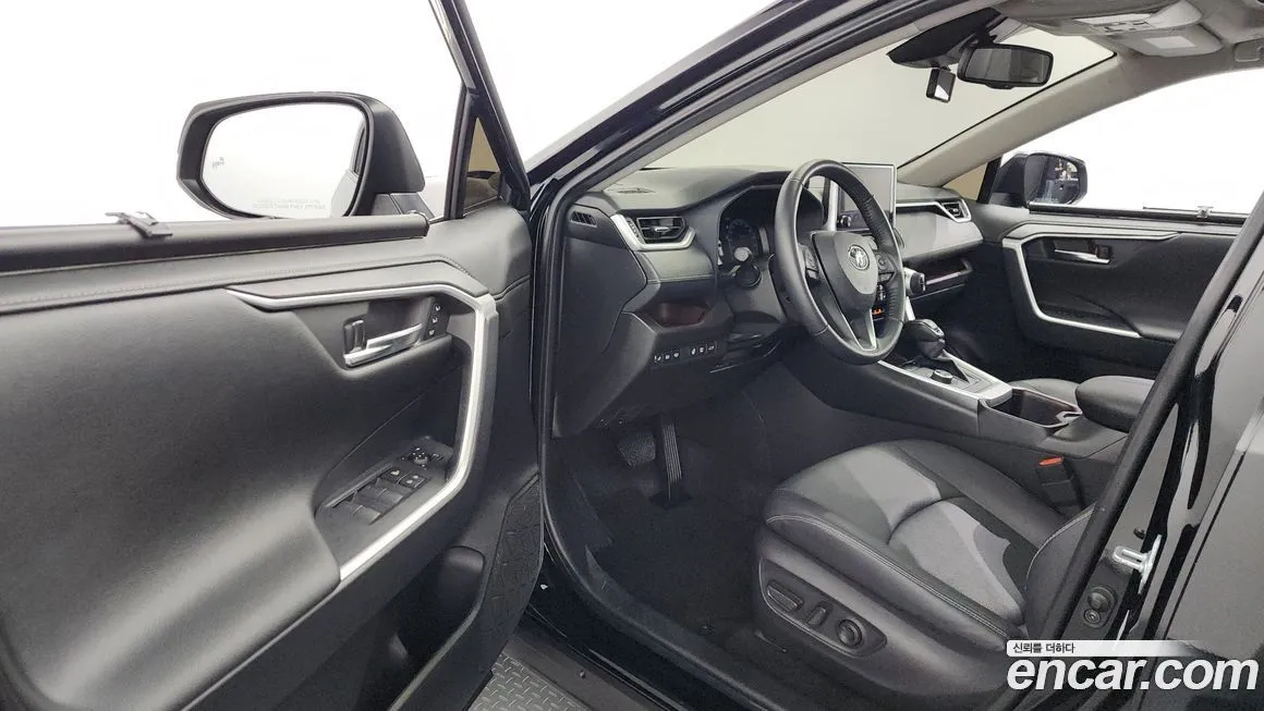Toyota RAV4 2023 из KR, фото 10