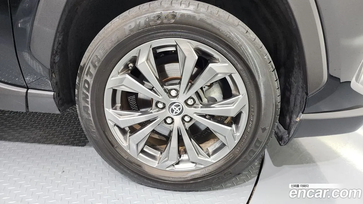 Toyota RAV4 2023 из KR, фото 5