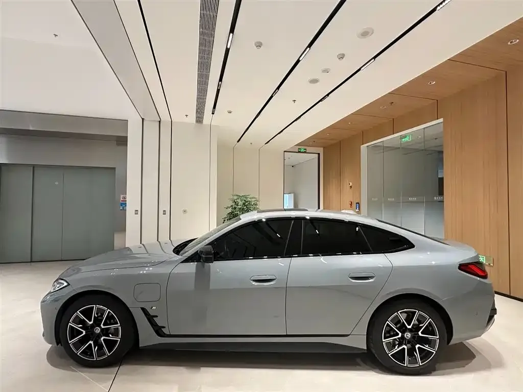 BMW i4 2022 из CN, фото 3