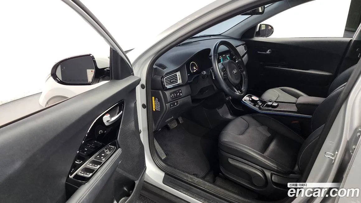 Kia Niro — фото 10