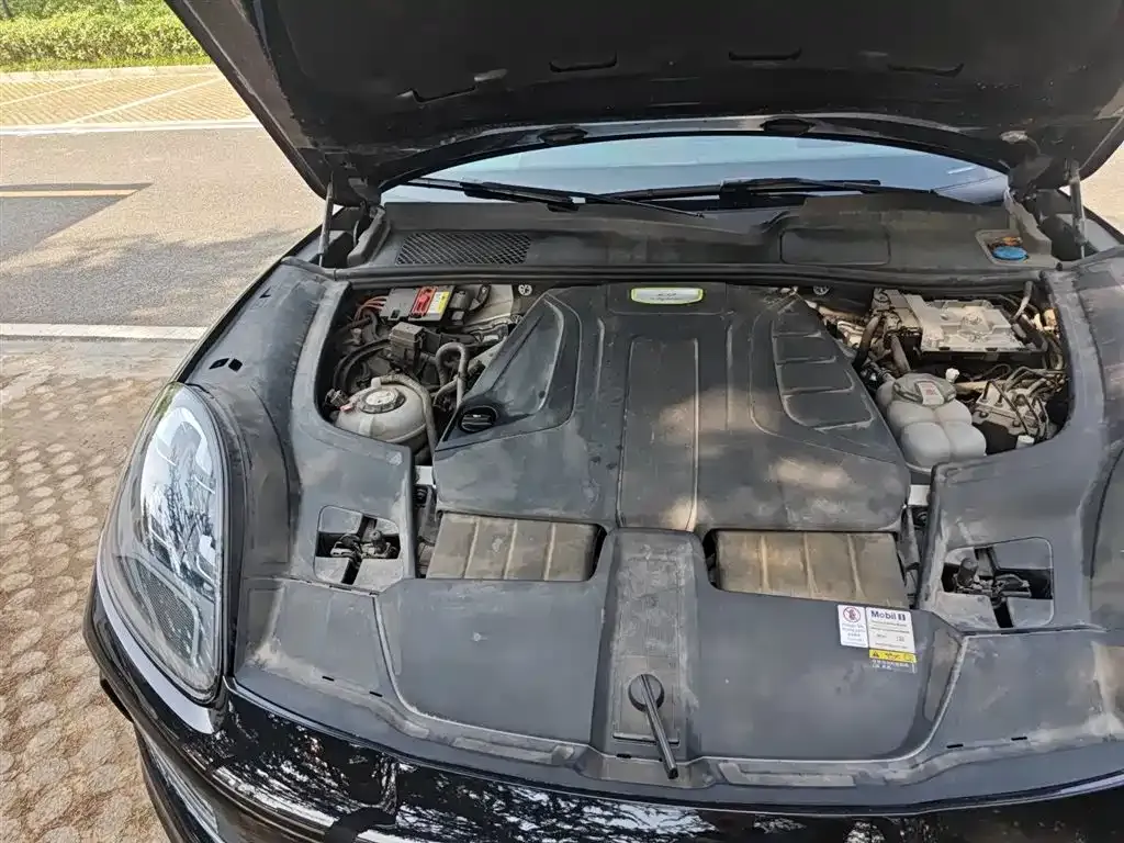 Porsche Cayenne Hybrid — фото 7