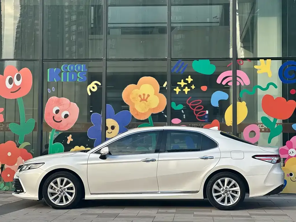 Toyota Camry 2022 из CN, фото 2