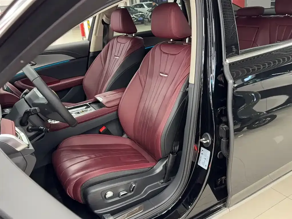 Hongqi H5 2025 из CN, фото 10