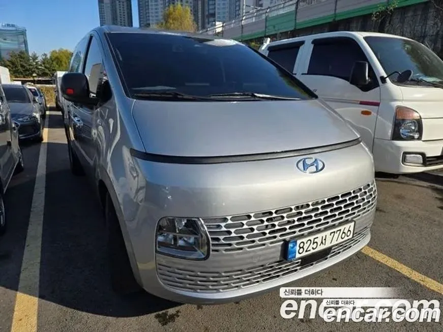 Hyundai Staria — фото 1
