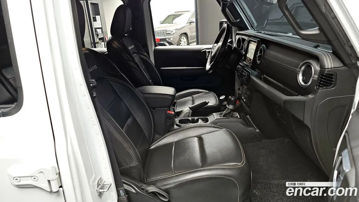 Jeep Wrangler 2022 из KR, фото 10