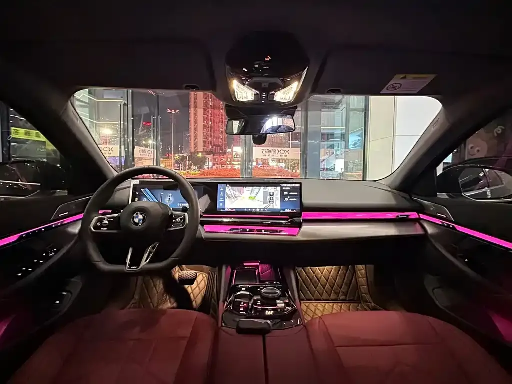 BMW 5 Series 2025 из CN, фото 9