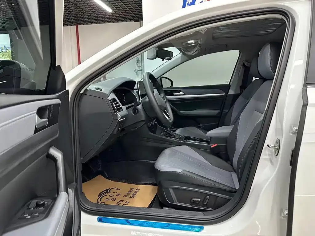Volkswagen Lavida 2025 из CN, фото 5