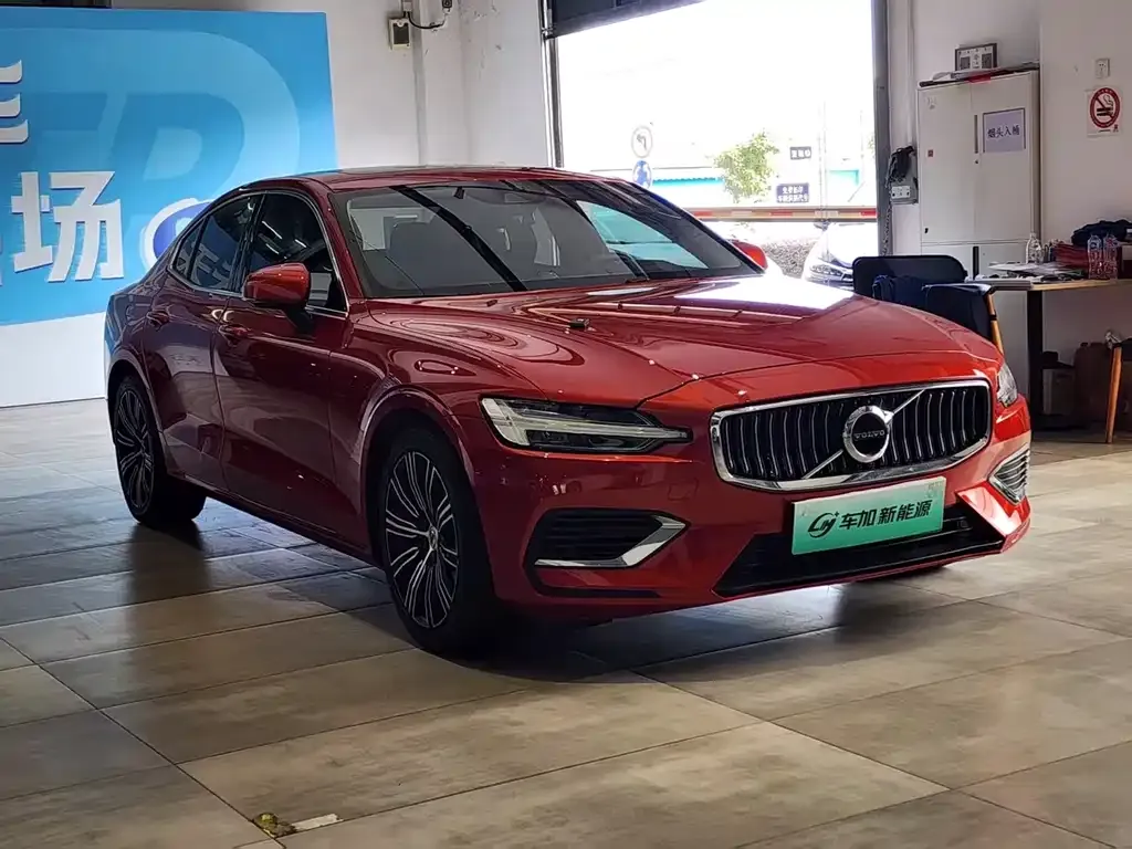 Volvo S60 PHEV 2021 из CN, фото 3