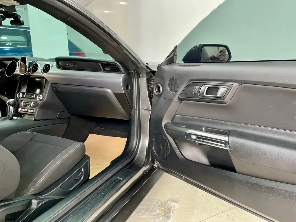 Ford Mustang 2022 из CN, фото 9