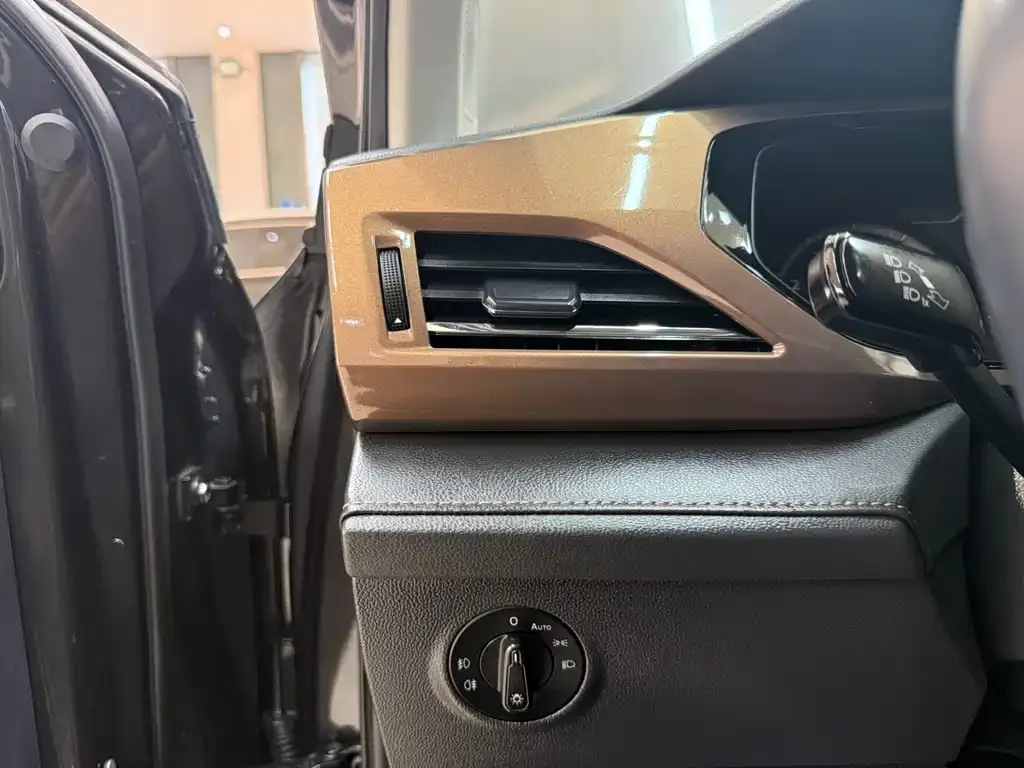 Volkswagen Tharu 2022 из CN, фото 9