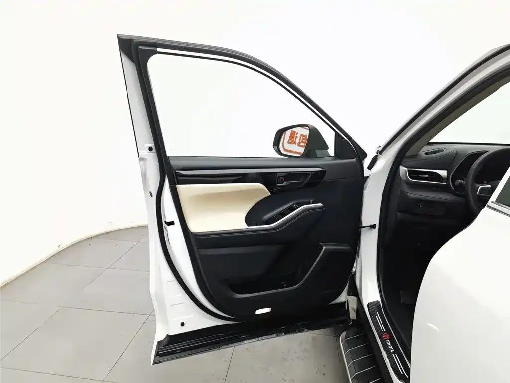 Toyota Highlander 2023 из CN, фото 8