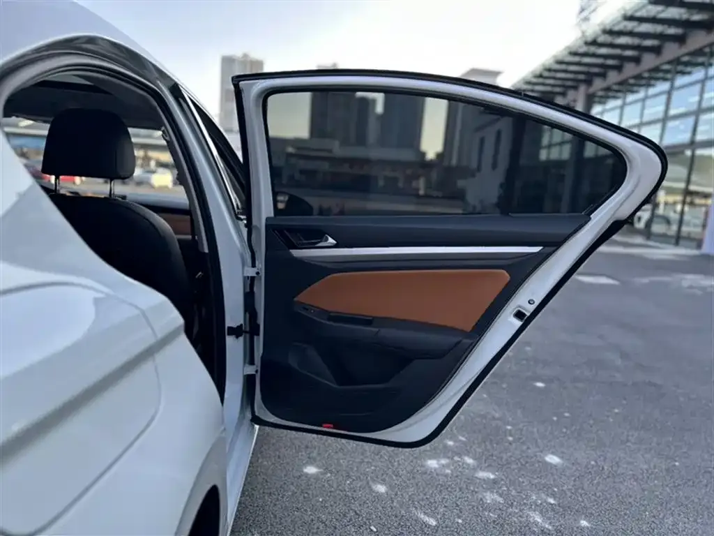 Volkswagen Bora 2023 из CN, фото 4