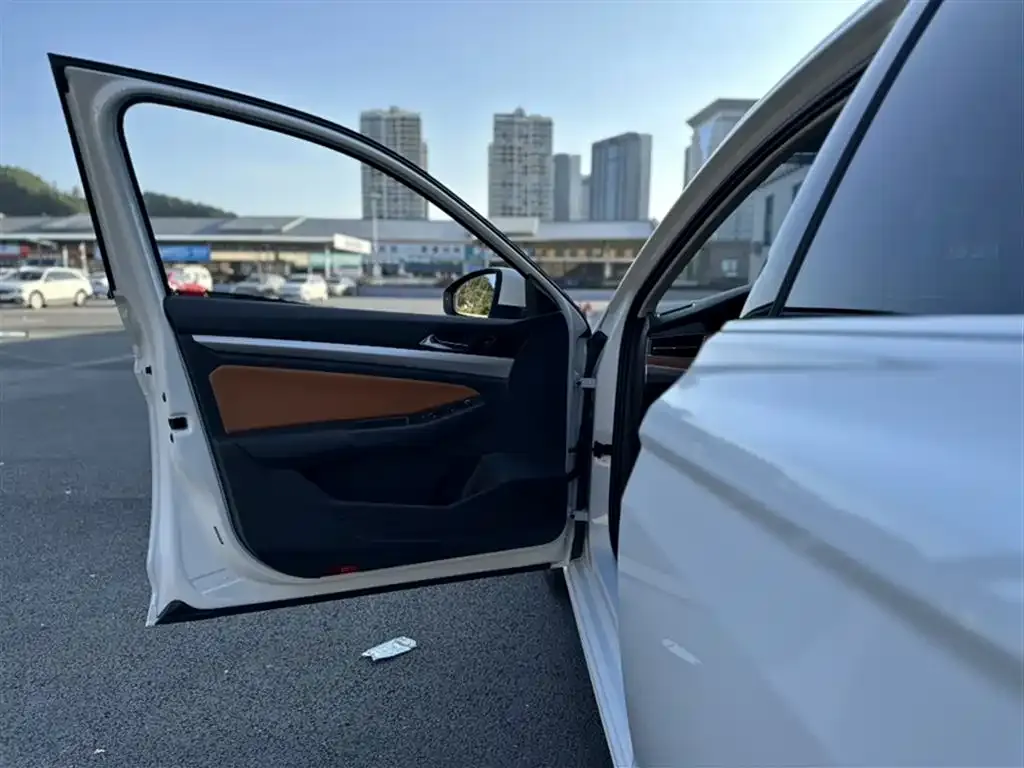Volkswagen Bora 2023 из CN, фото 5
