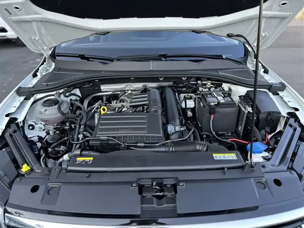 Volkswagen Bora 2023 из CN, фото 8
