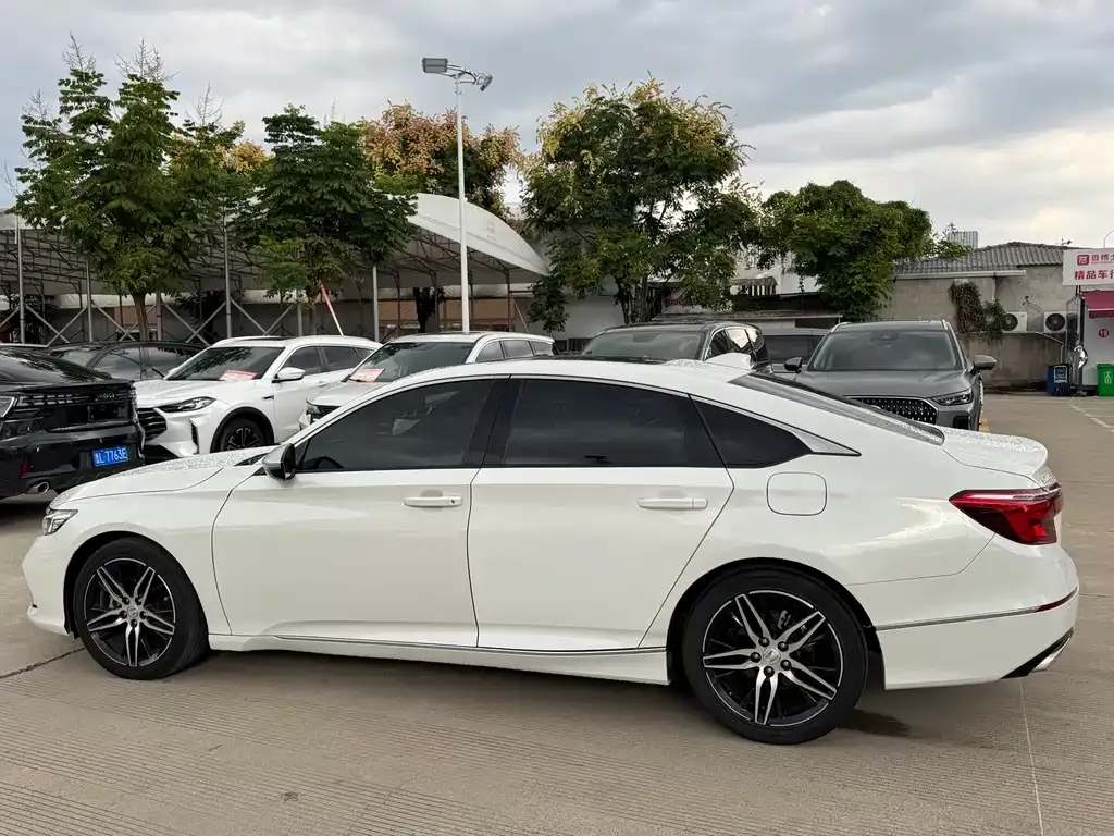 Honda Inspire 2023 из CN, фото 8
