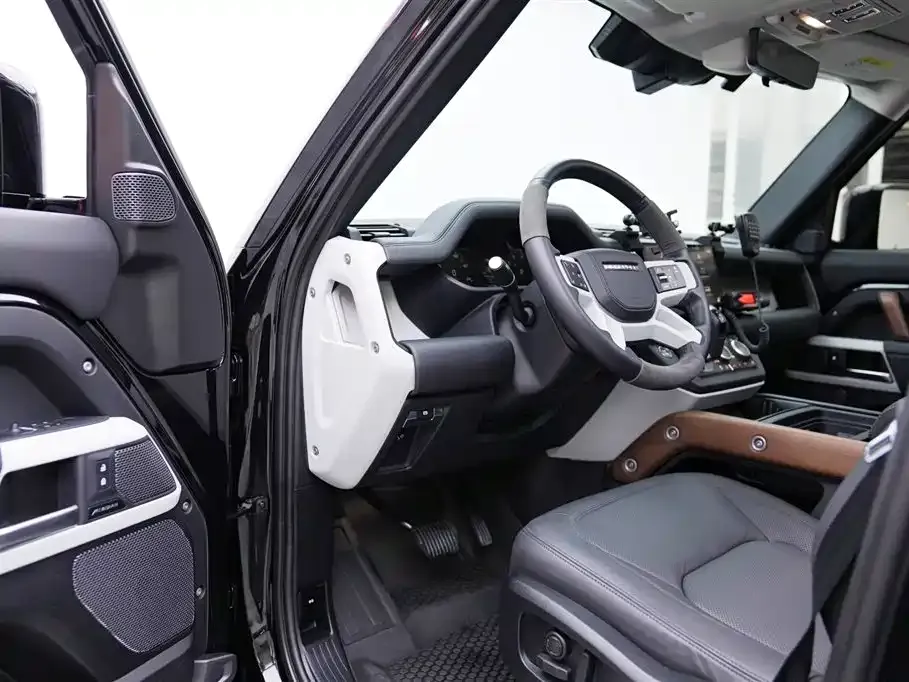 Land Rover Defender 2023 из CN, фото 5