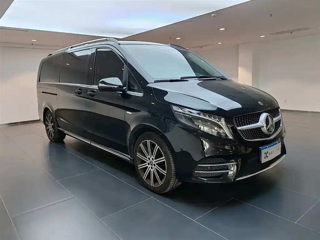 Mercedes-Benz V-Class 2024 из CN, фото 2