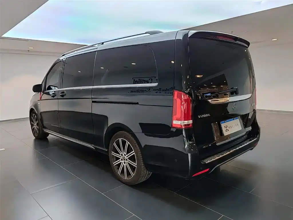 Mercedes-Benz V-Class 2024 из CN, фото 3