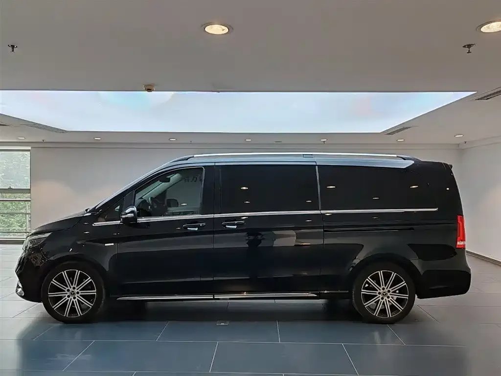 Mercedes-Benz V-Class 2024 из CN, фото 7