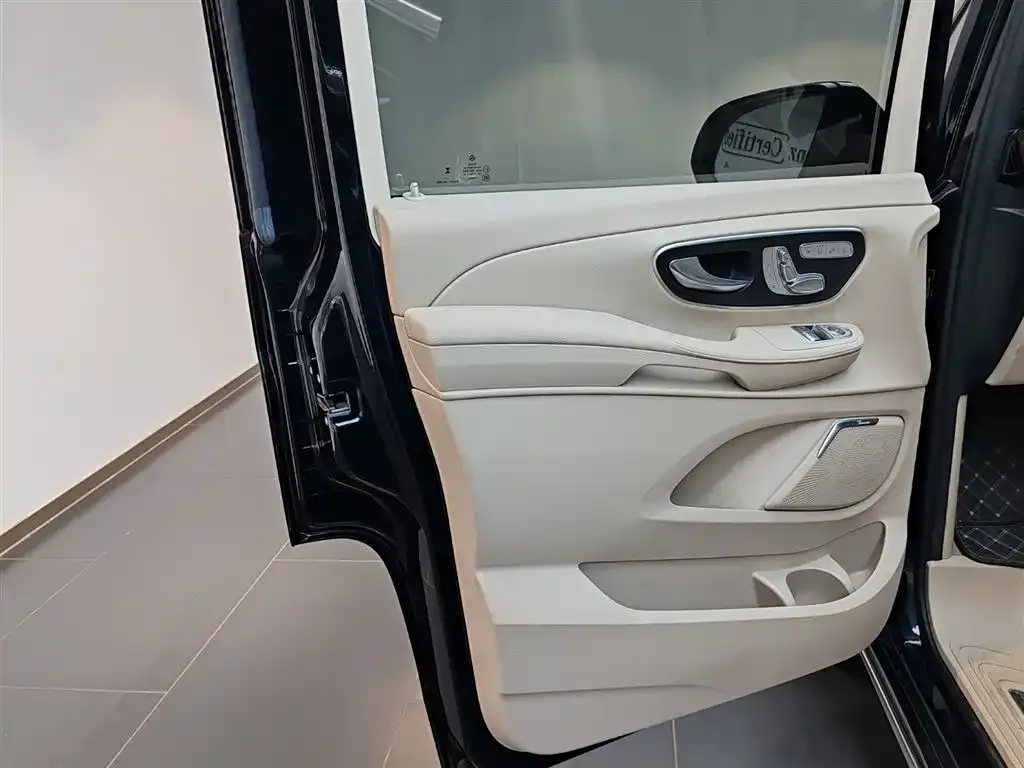 Mercedes-Benz V-Class 2024 из CN, фото 9
