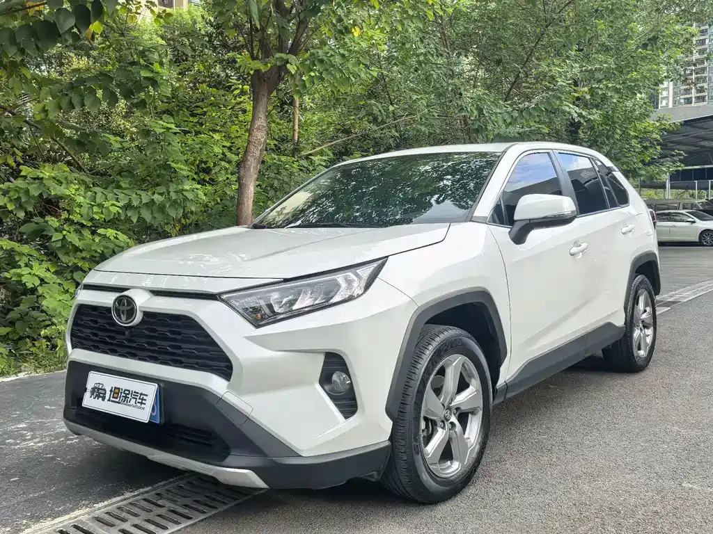 Toyota RAV4 2022 из CN, фото 1