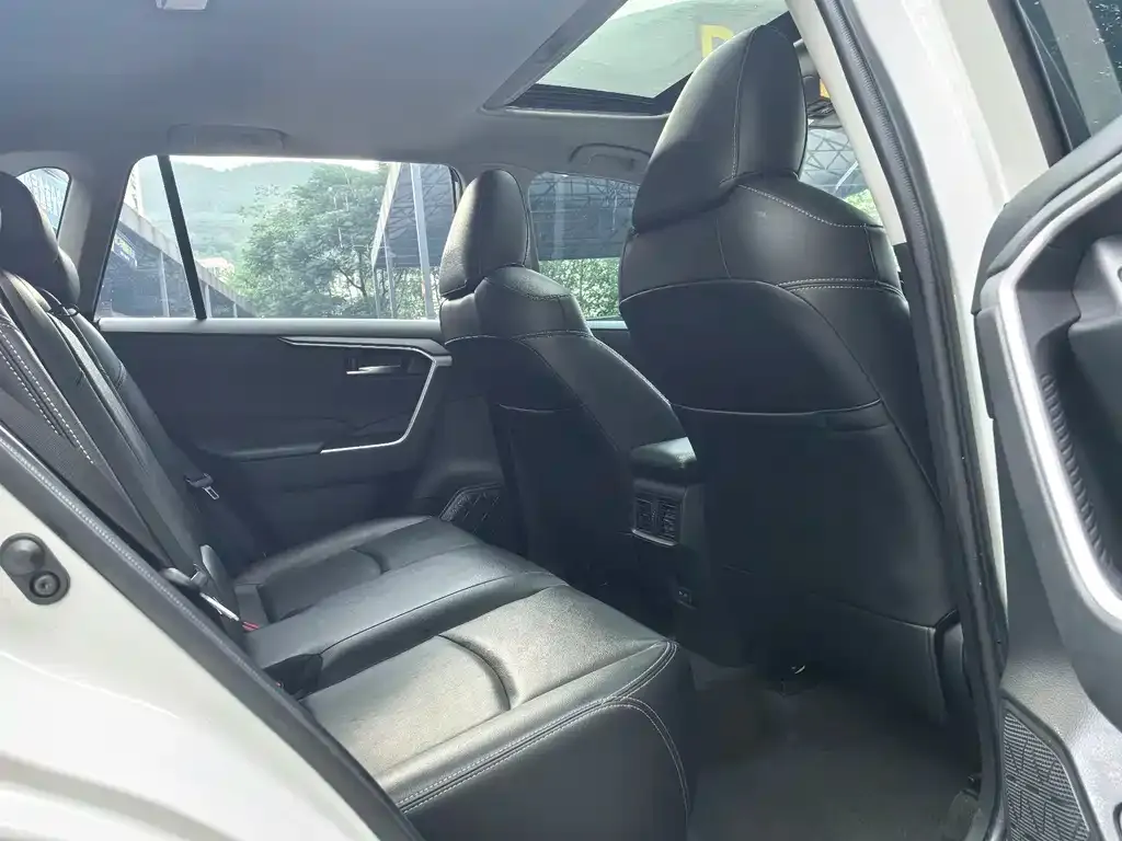 Toyota RAV4 2022 из CN, фото 6