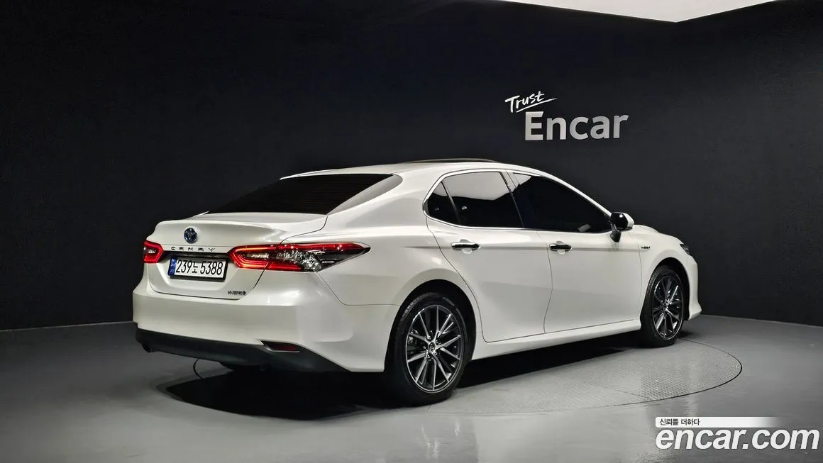 Toyota Camry 2023 из KR, фото 2