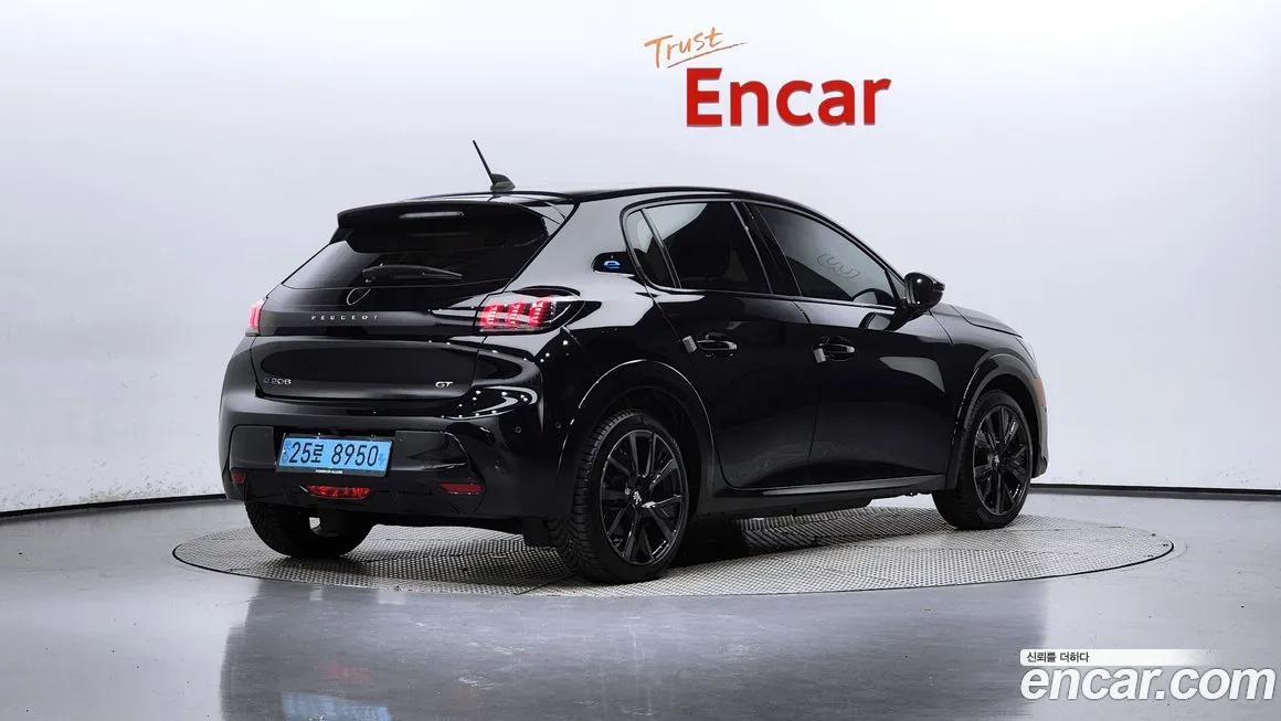 Peugeot 208 2023 из KR, фото 2