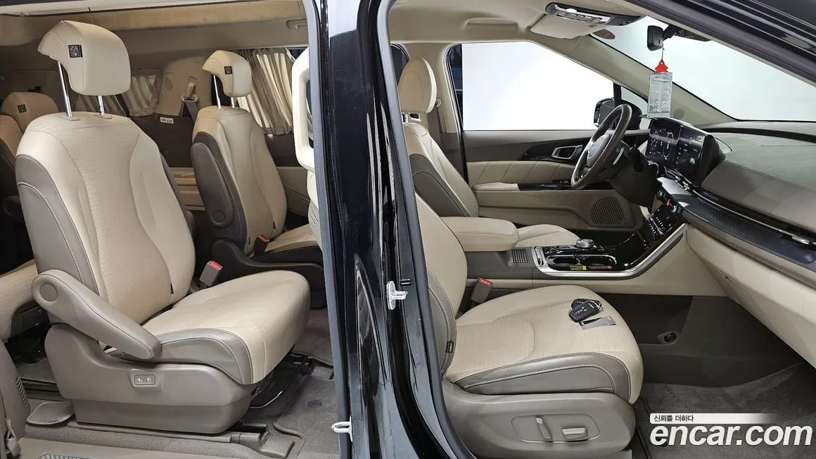 Kia Carnival — фото 10