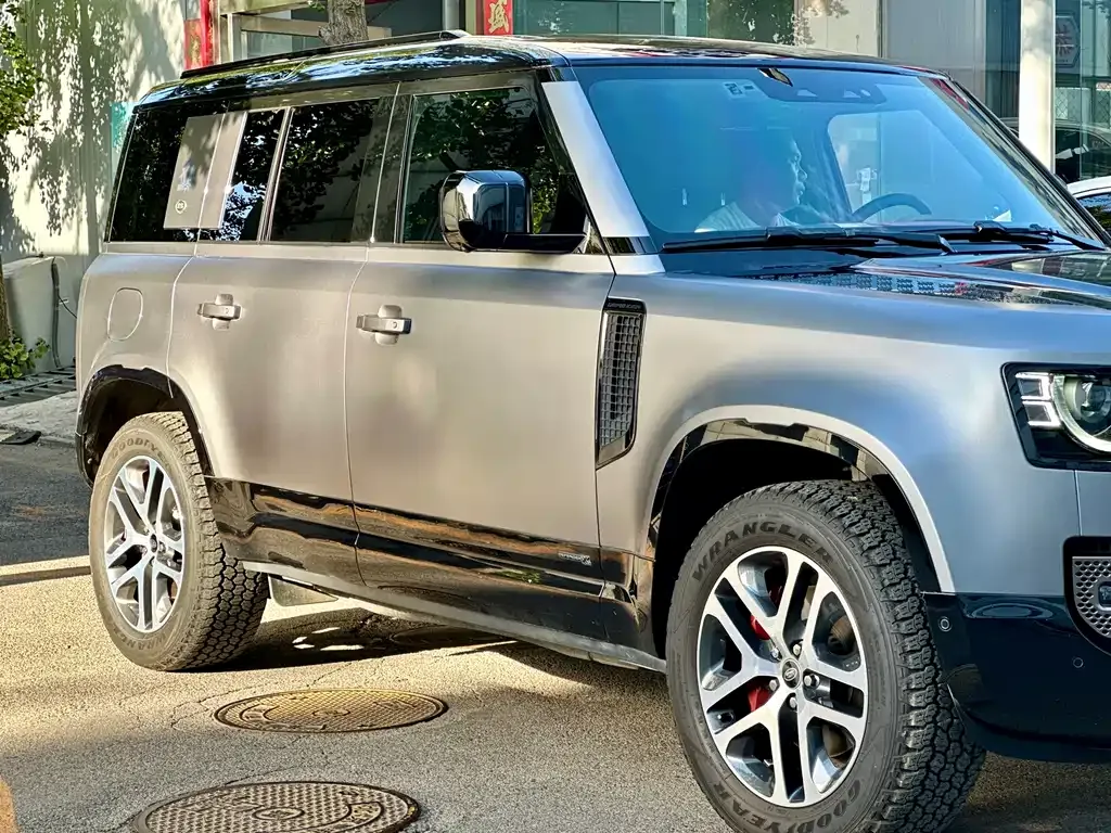 Land Rover Defender — фото 7