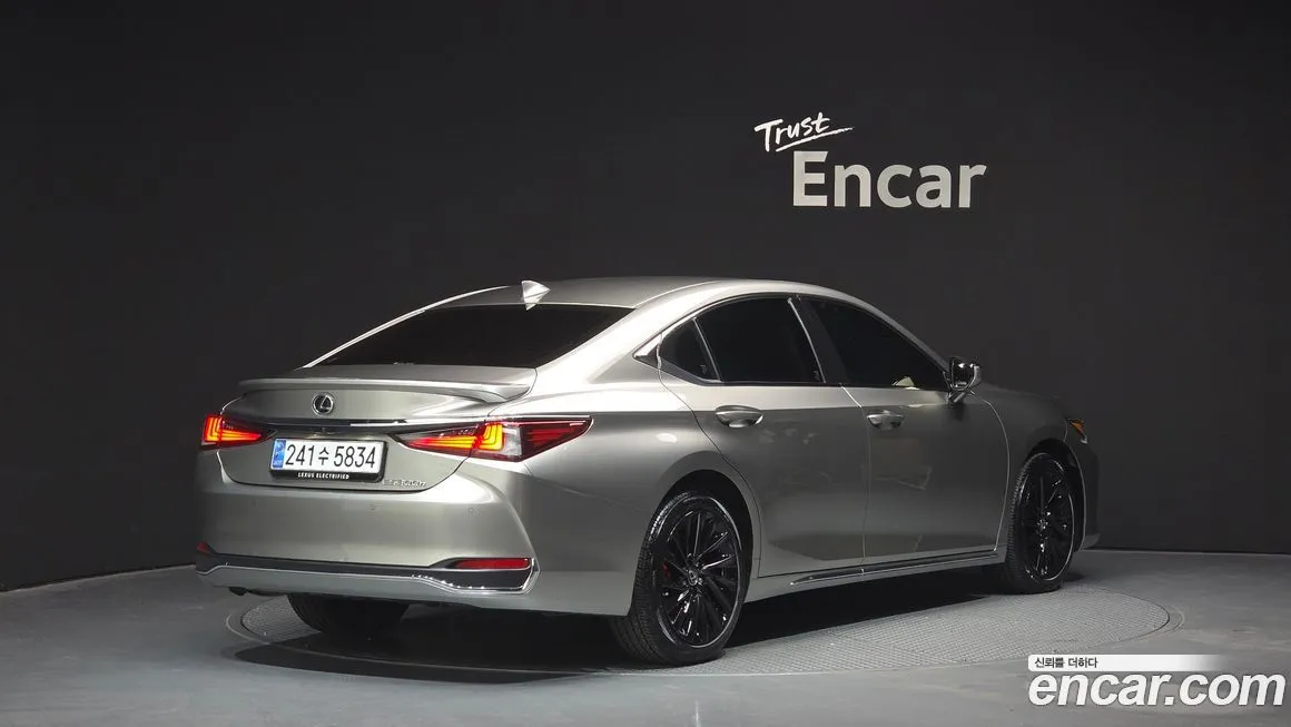 Lexus ES 2026 из KR, фото 2