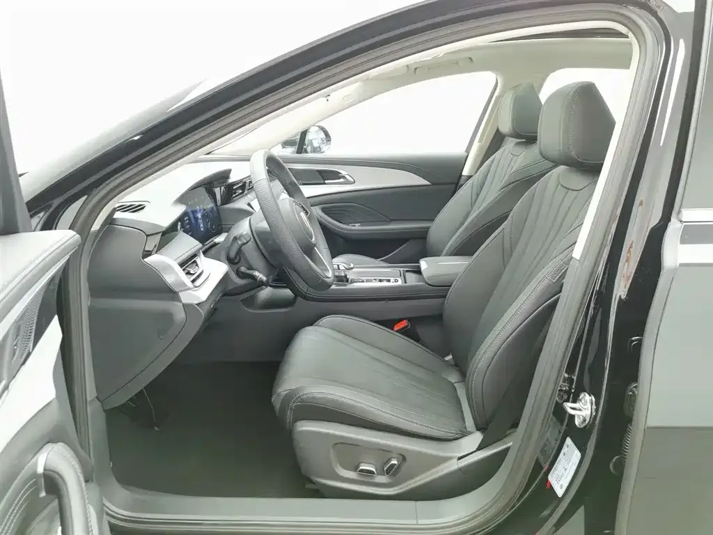Hongqi H5 PHEV 2025 из CN, фото 10