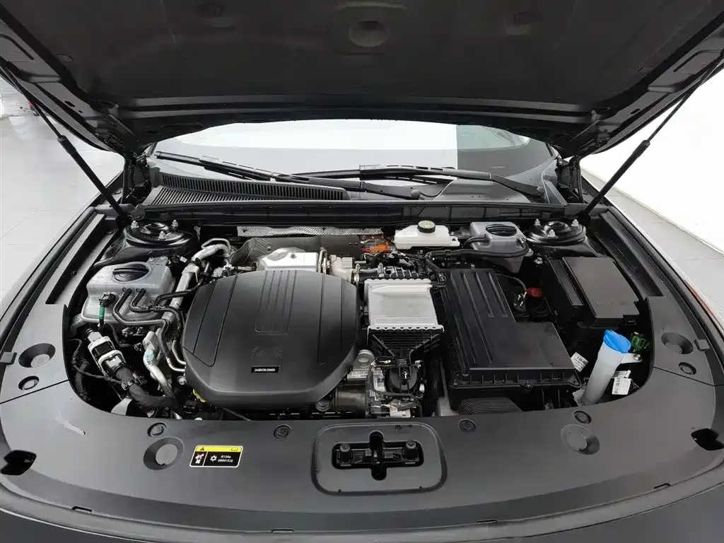 Hongqi H5 PHEV 2025 из CN, фото 6
