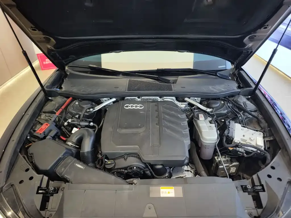 Audi A6L 2023 из CN, фото 6