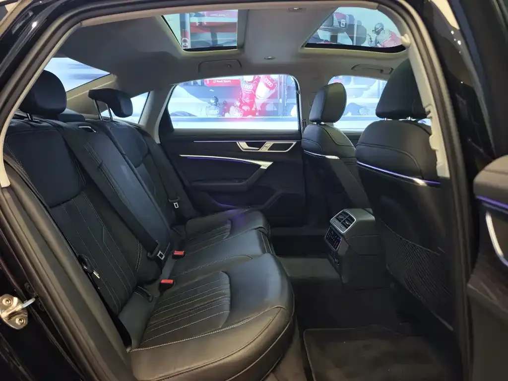 Audi A6L 2023 из CN, фото 9