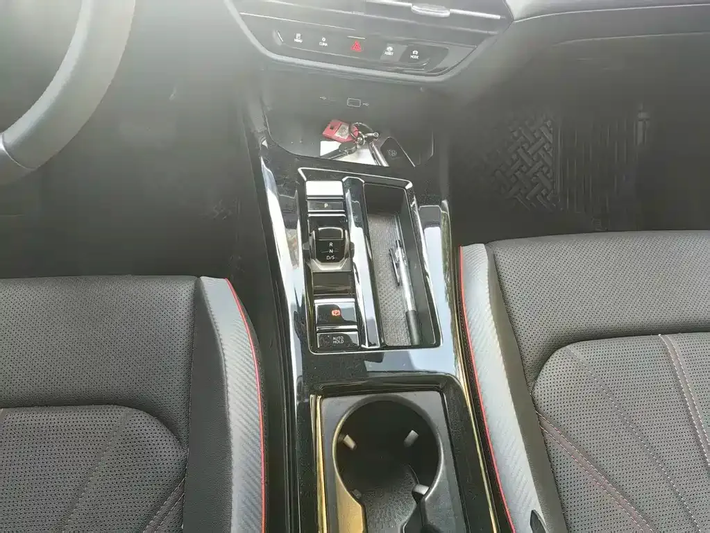 Volkswagen Lamando 2024 из CN, фото 10