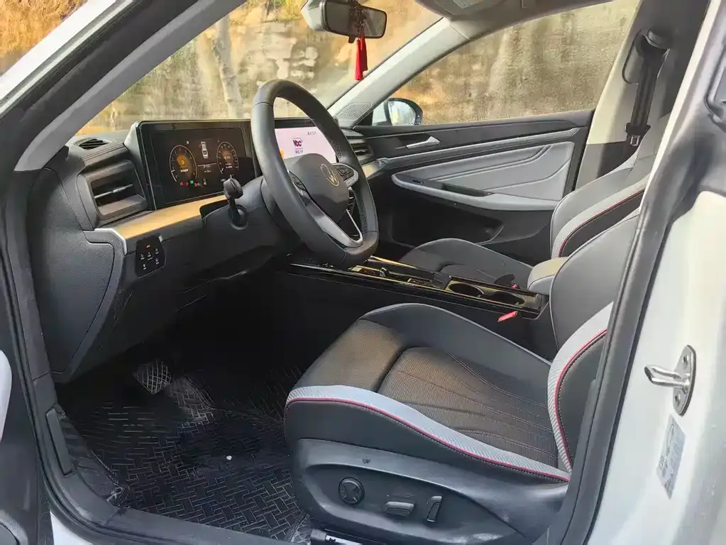 Volkswagen Lamando 2024 из CN, фото 8
