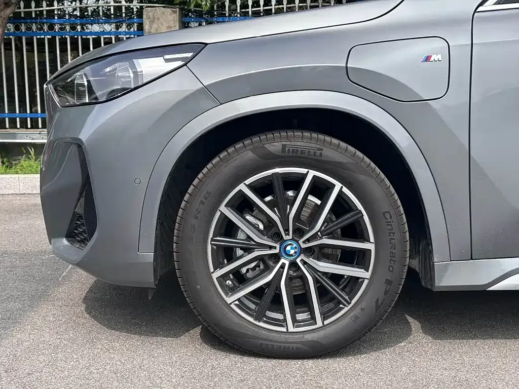 BMW iX1 2024 из CN, фото 6