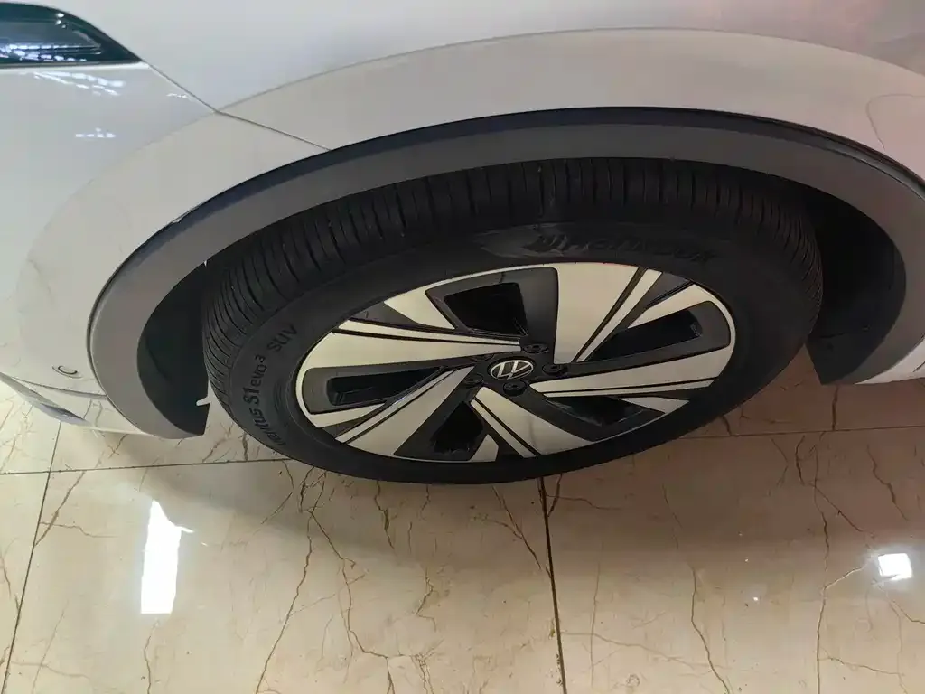 Volkswagen Tiguan L 2023 из CN, фото 4