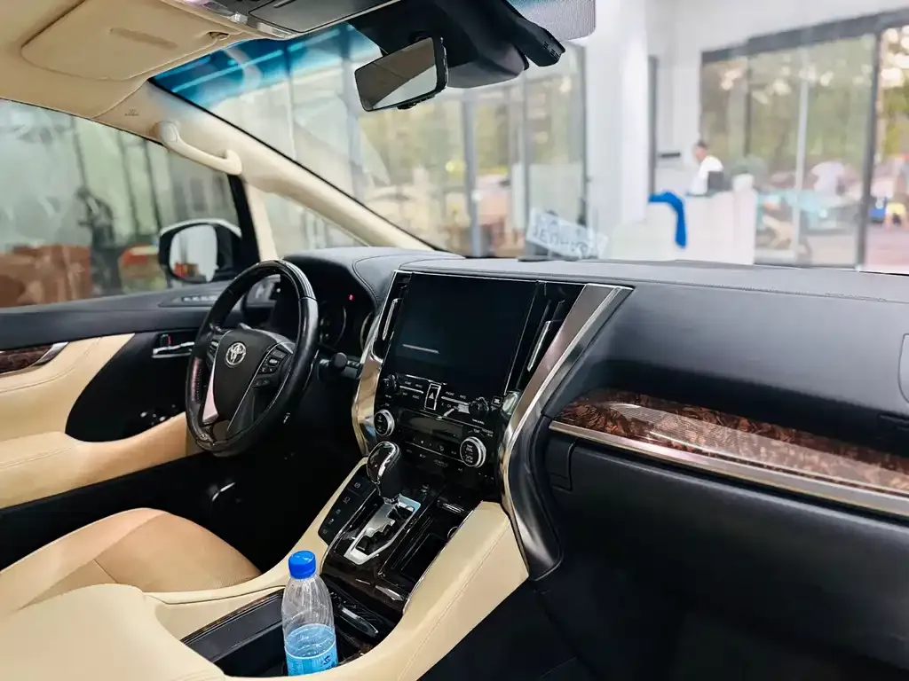 Toyota Alphard 2022 из CN, фото 10