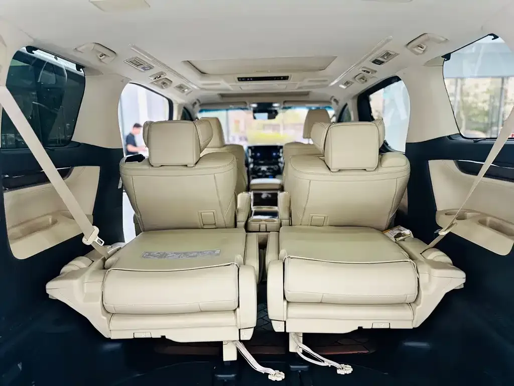 Toyota Alphard 2022 из CN, фото 7