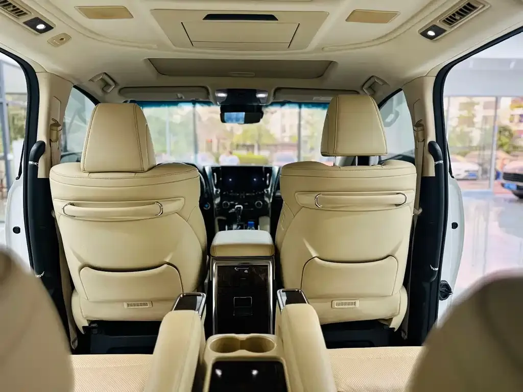 Toyota Alphard 2022 из CN, фото 9