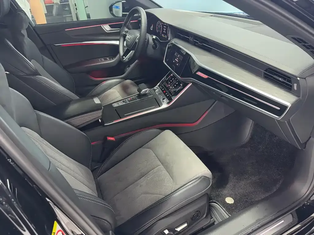 Audi A6L 2023 из CN, фото 6