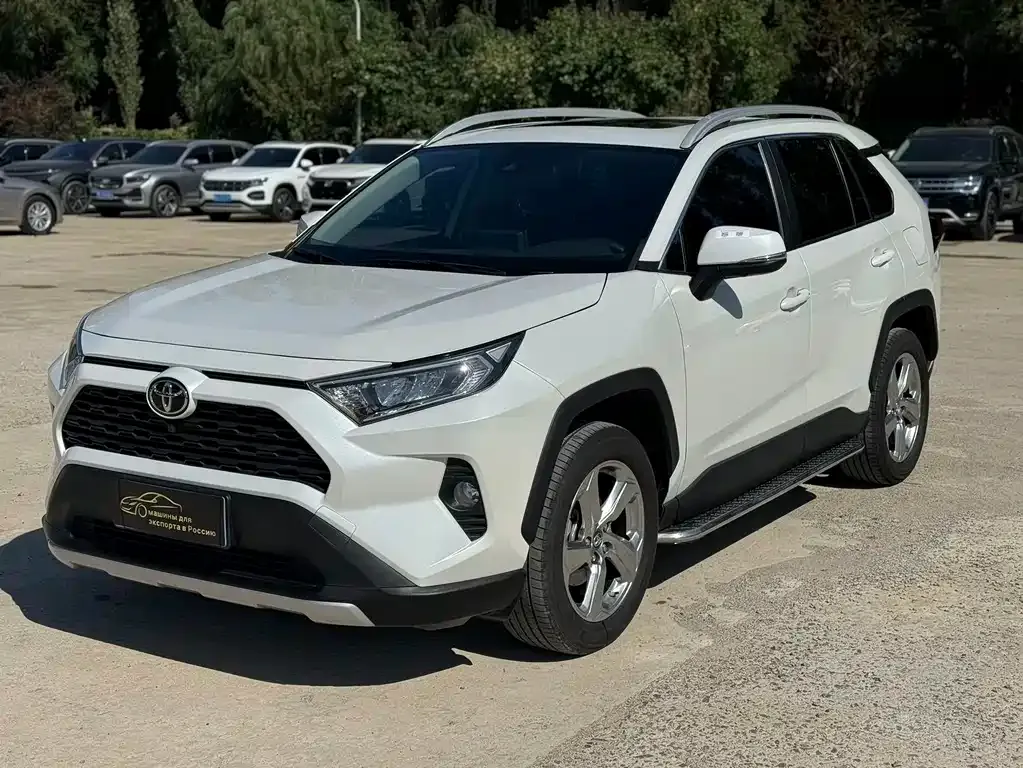 Toyota RAV4 2023 из CN, фото 1