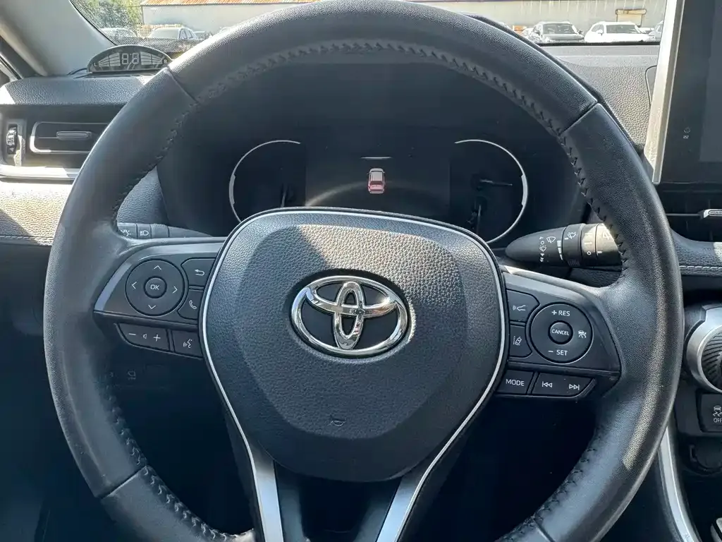 Toyota RAV4 2023 из CN, фото 10
