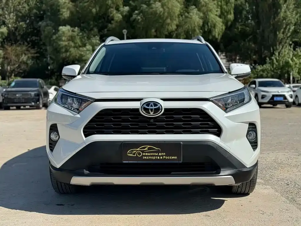 Toyota RAV4 2023 из CN, фото 2