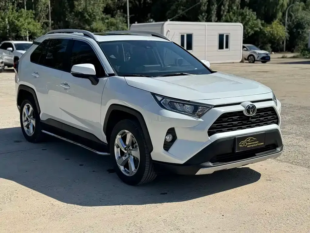 Toyota RAV4 2023 из CN, фото 3