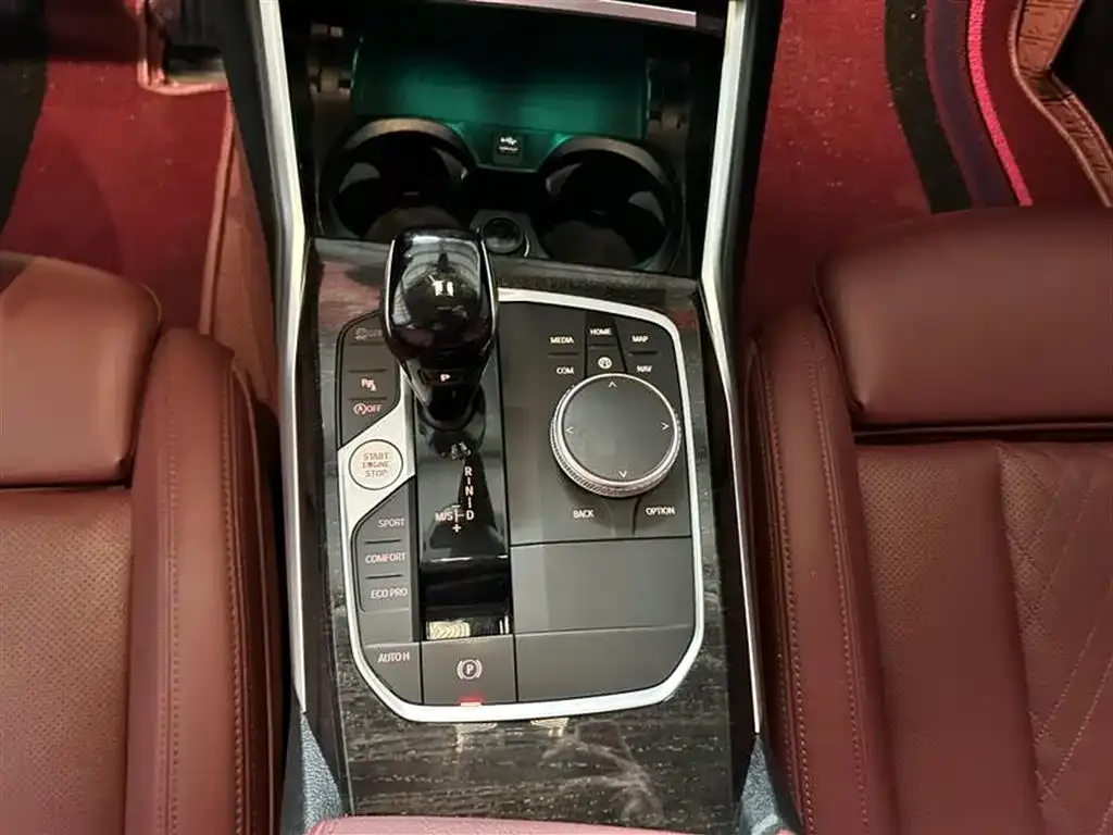 BMW 3 Series 2022 из CN, фото 9