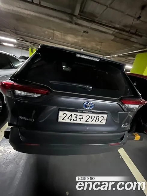 Toyota RAV4 2021 из KR, фото 2